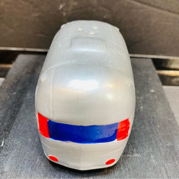 AIRSTREAM & PANEL WAGON Woody Salt & Pepper Shaker Car Camper Trailer W Stoppers - Picture 12 of 14